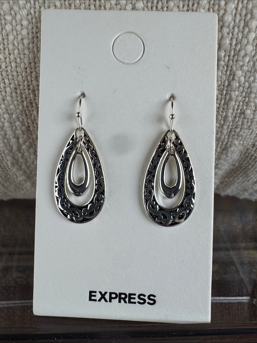 0581- Express Silver Layered Teardrop Filigree Dangle Earrings
